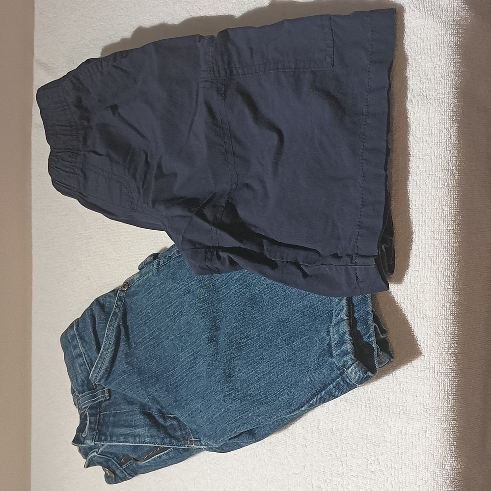 2 pairs of boys shorts size 8